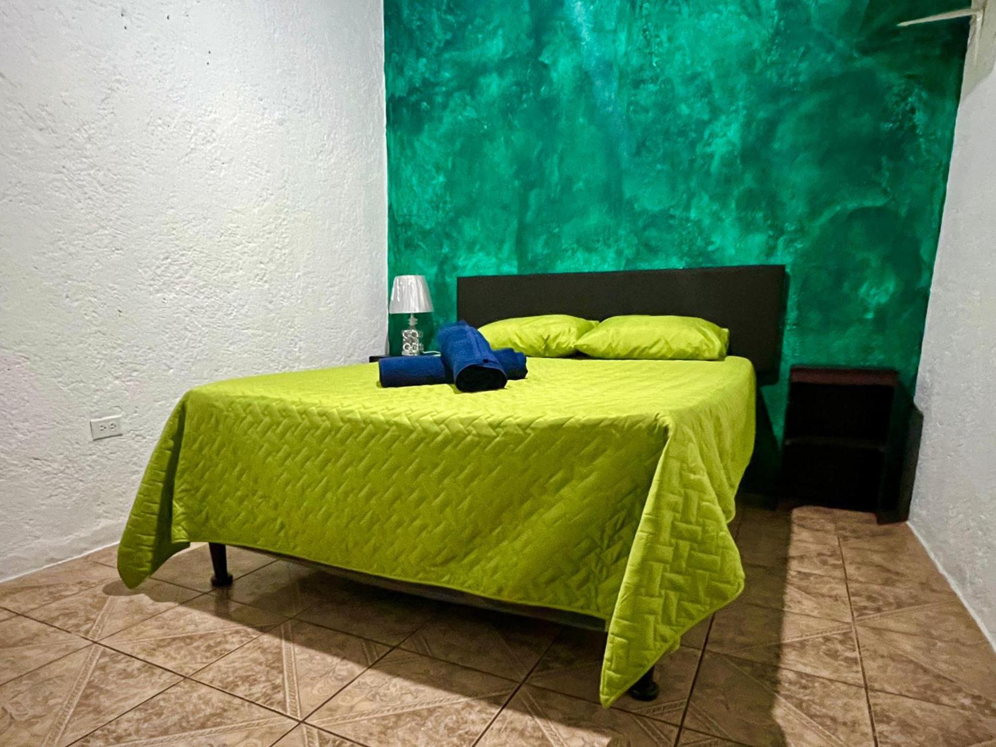 Wonderland Hostel أنتيغوا غواتيمالا المظهر الخارجي الصورة